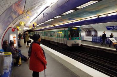 フランス　パリ　地下鉄