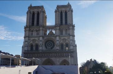 フランス　パリ　ノートルダム寺院