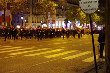 フランス　パリ　休戦記念日